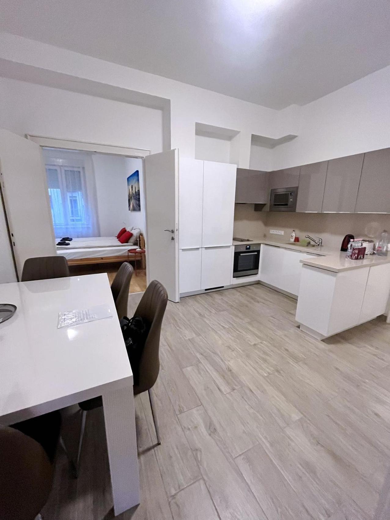 Boutique Family Apartment In The Heart Of City บูดาเปสต์ ภายนอก รูปภาพ