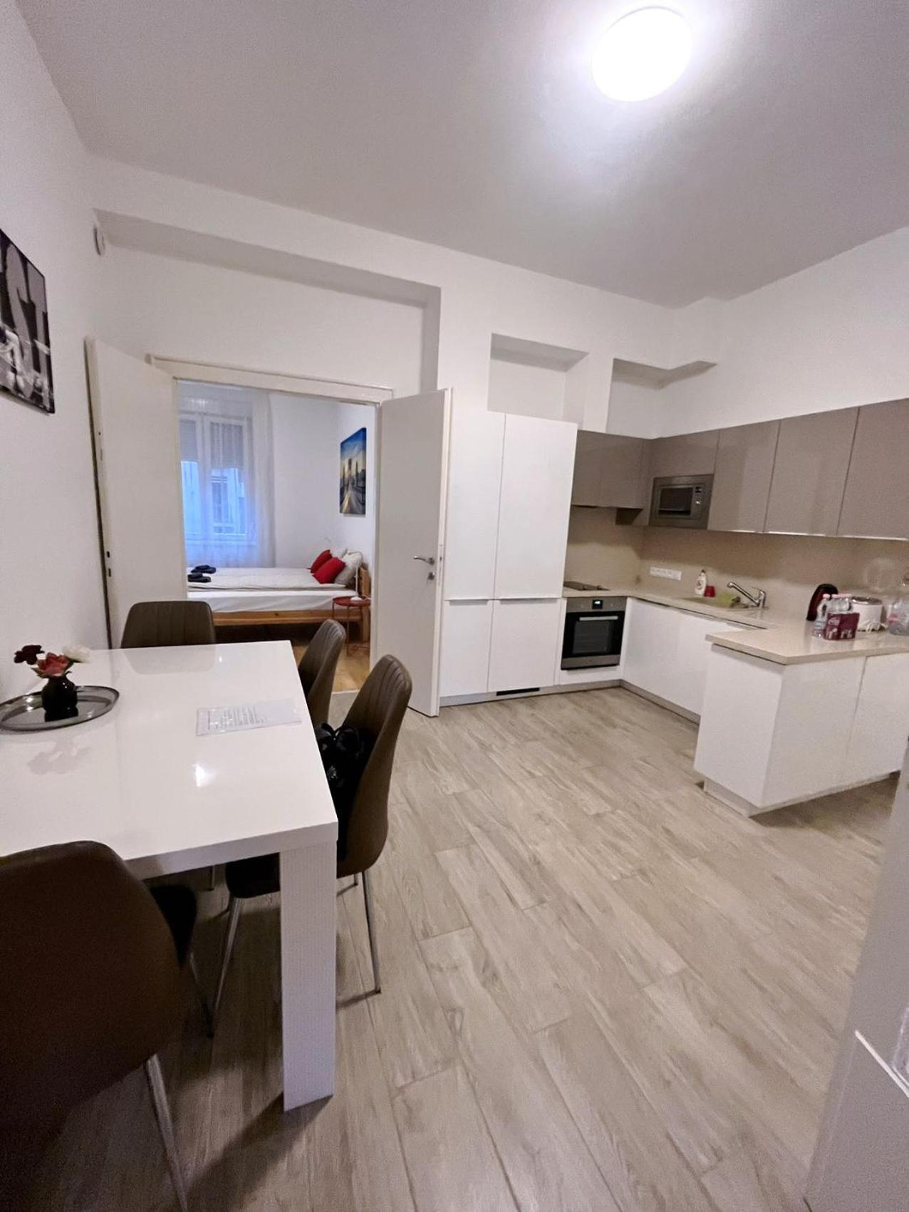 Boutique Family Apartment In The Heart Of City บูดาเปสต์ ภายนอก รูปภาพ