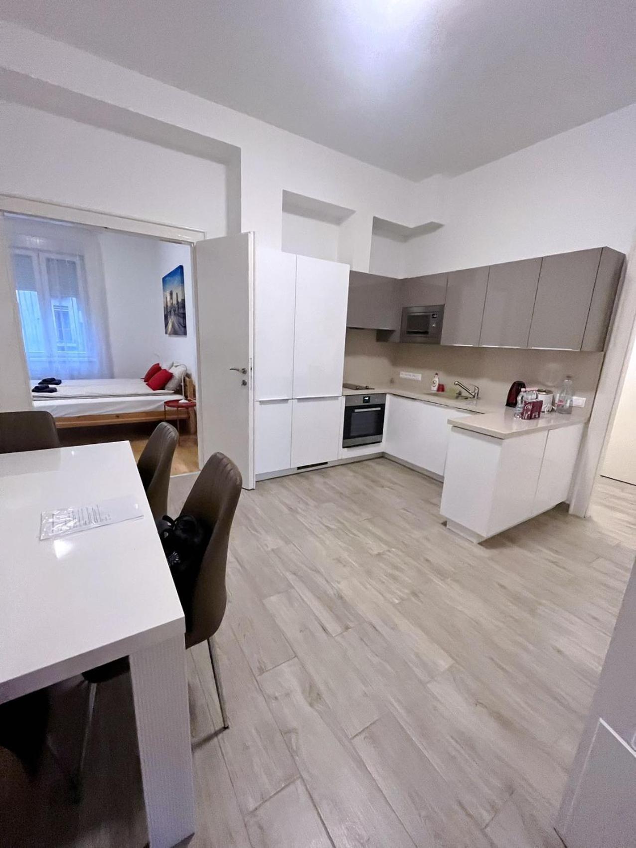 Boutique Family Apartment In The Heart Of City บูดาเปสต์ ภายนอก รูปภาพ