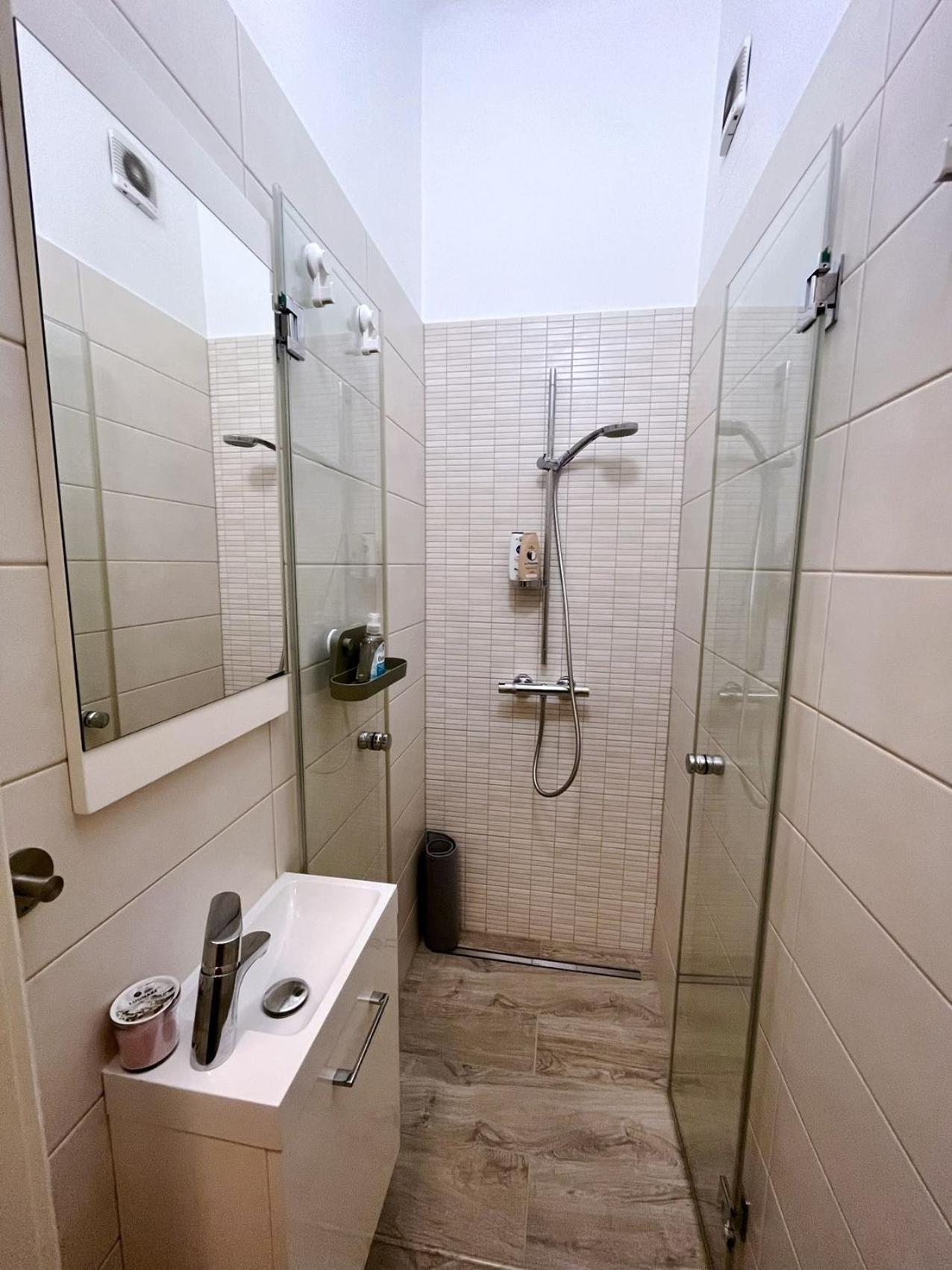 Boutique Family Apartment In The Heart Of City บูดาเปสต์ ภายนอก รูปภาพ